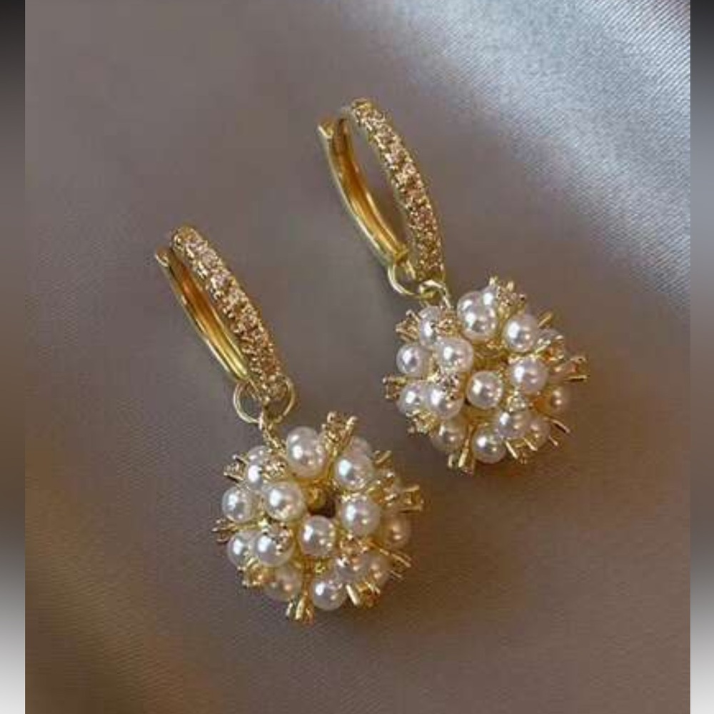 Elegant Gold and Pearl Drop Earrings